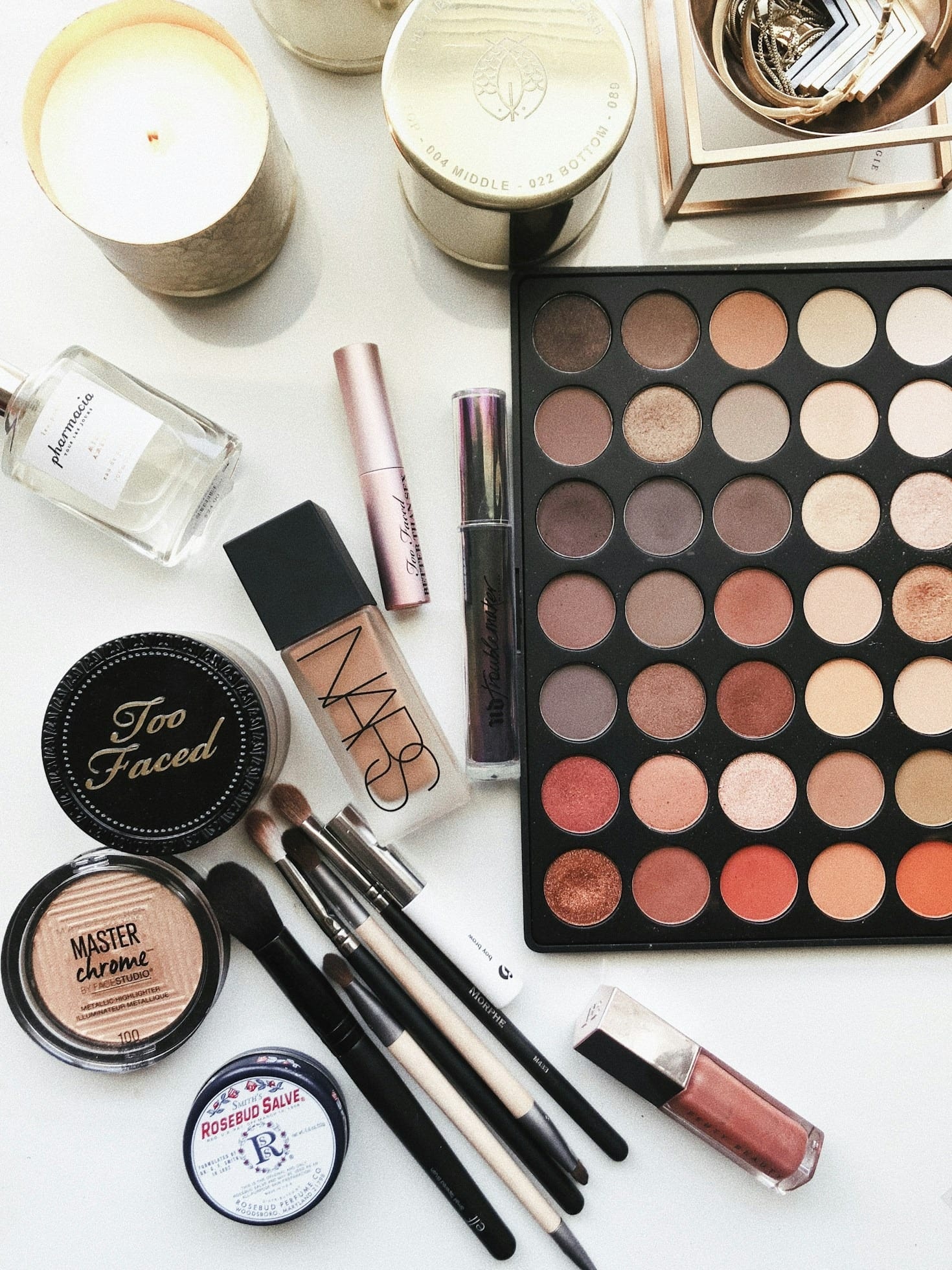 The Benefits of Nationwide Cosmetic Delivery
